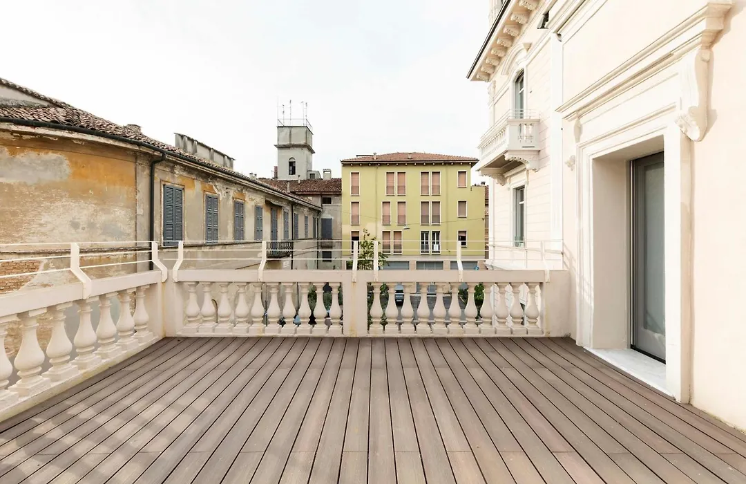 10 Manzoni Aparthotel-1